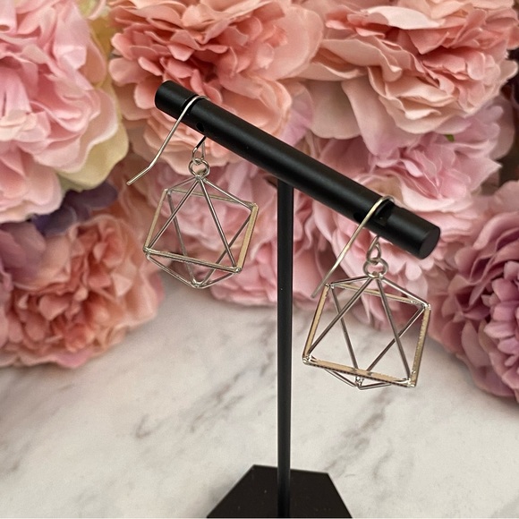 Beautiful Geometric Lantern Dangle Earrings - Picture 10 of 16